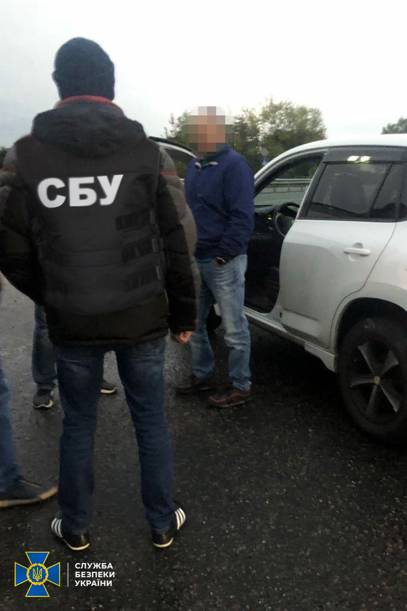 В Черниговской области сотрудник исполнительной службы забирал зарплаты у подчинённых: как его наказали 1