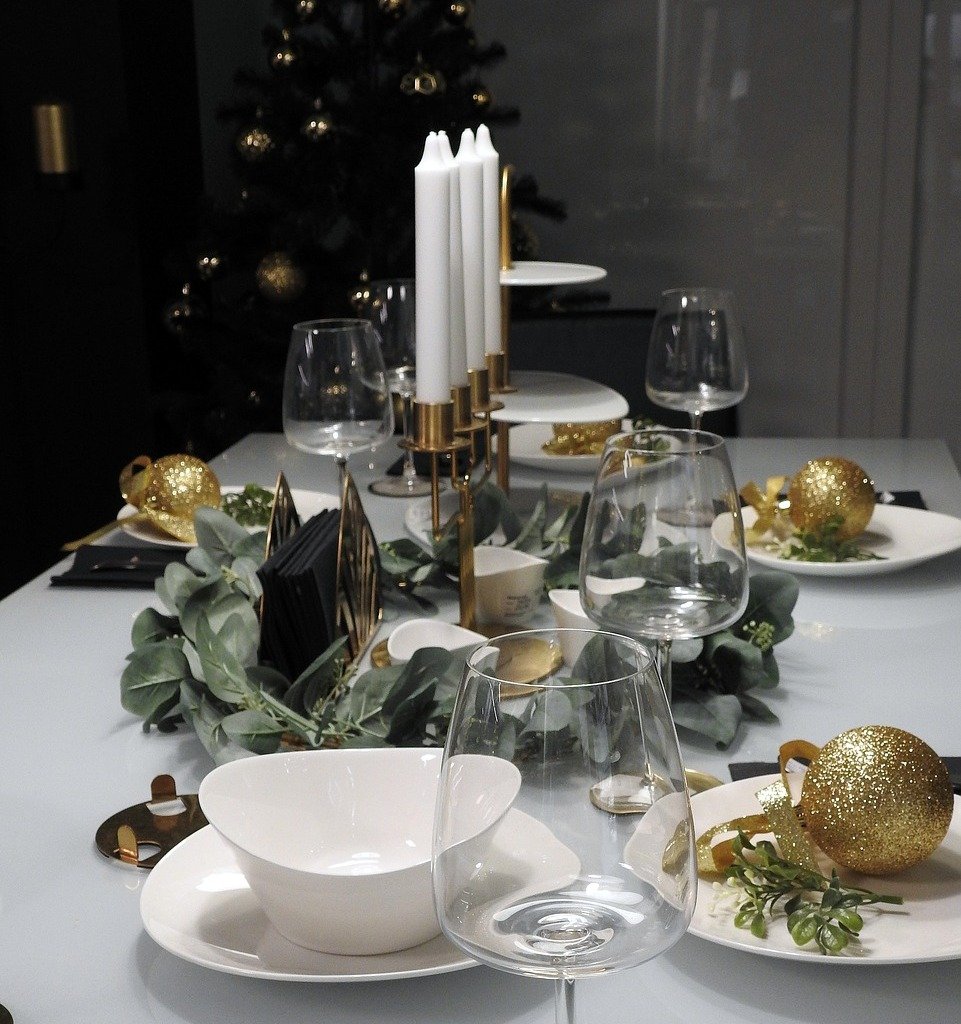 Как украсить стол на Новый год 2