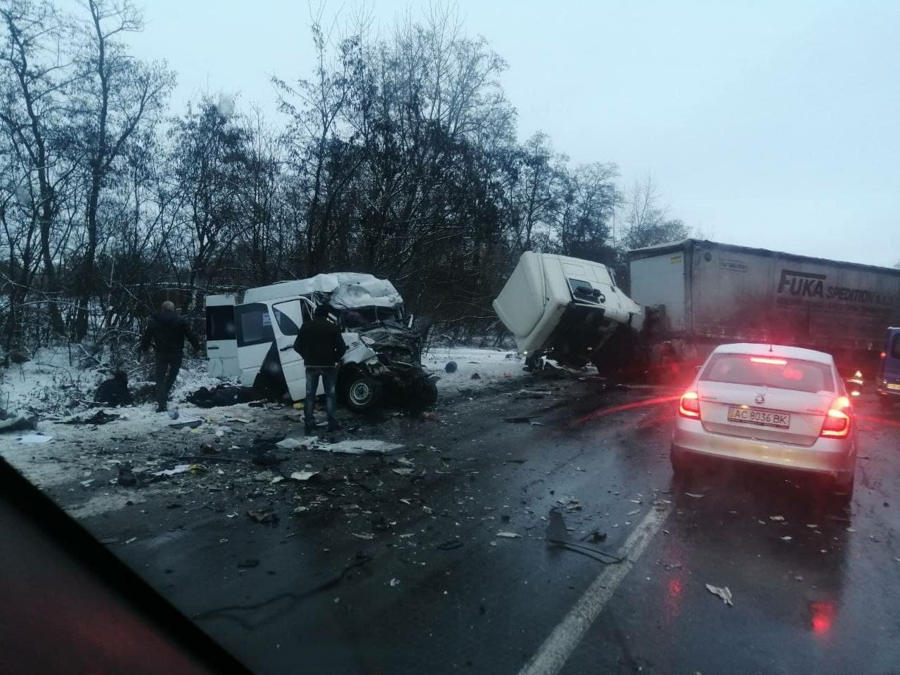 Смертельное ДТП с маршруткой в Черниговской области: погибли 12 человек, ещё 7 – в больнице 3