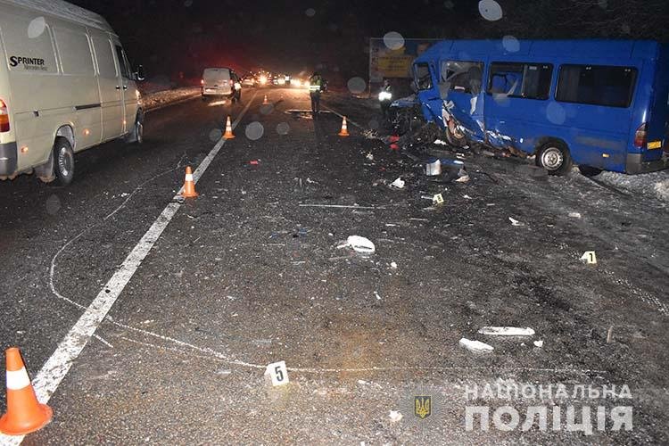 ДТП з маршруткою у Тернопільській області: 2 людей померли у лікарні 1