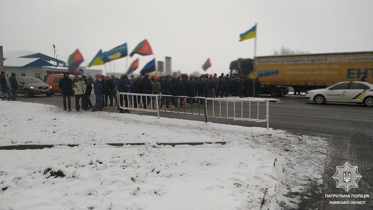Шахтарі, які третій день протестують у Львівській області, перекрили трасу: що кажуть у Міненерго 4
