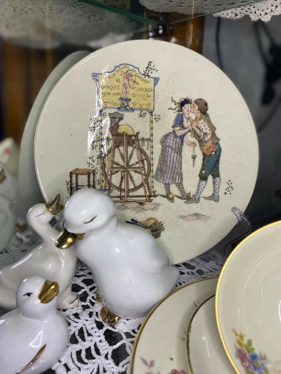 «Новая почта» разбила посылку с антиквариатом 2