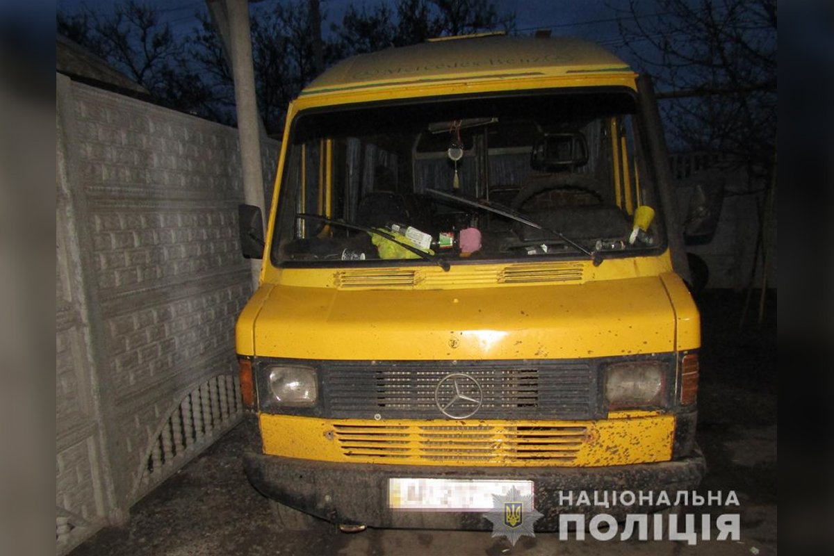 Микроавтобус нашли на территории частного дома в Мелитополе Микроавтобус нашли на территории частного дома в Мелитополе