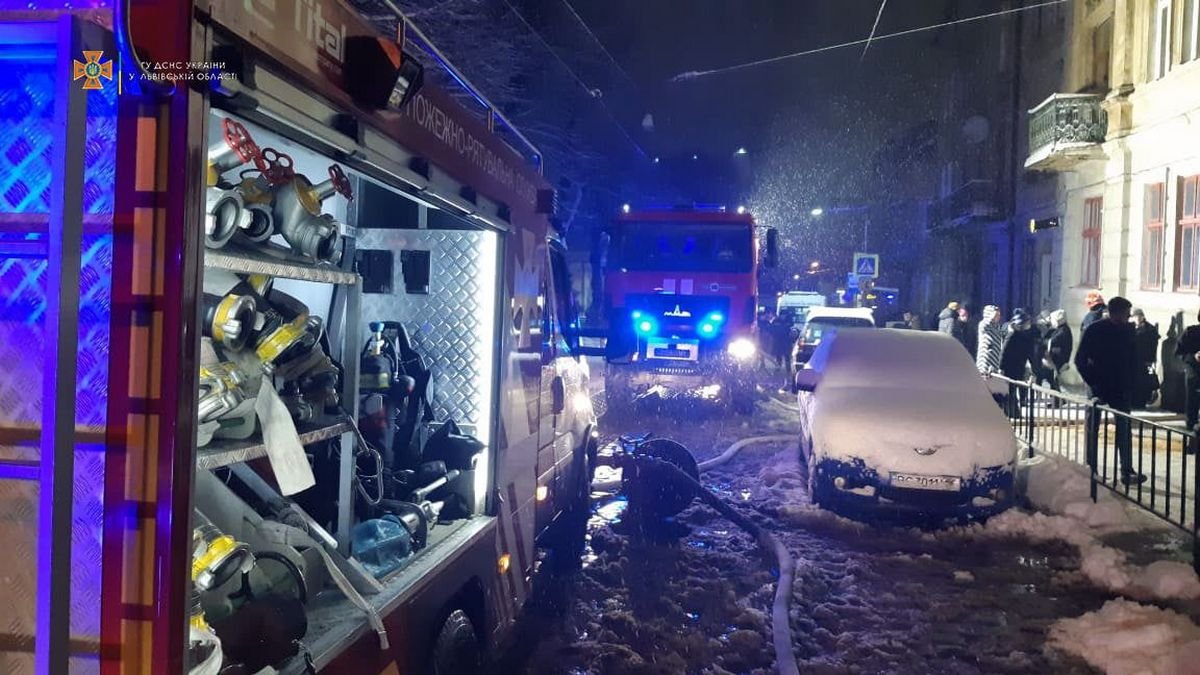Во Львове взорвалась квартира, ударной волной снесло стены. Три человека получили ожоги 2