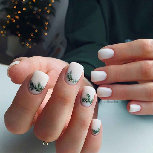 Новорічний манікюр на короткі нігті: топ ідей для свята 14