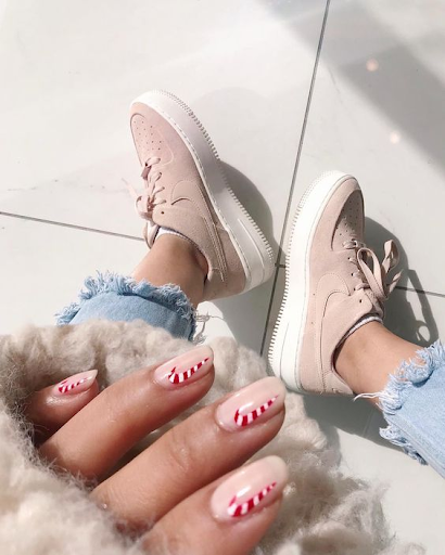 Новорічний манікюр на короткі нігті: топ ідей для свята 16