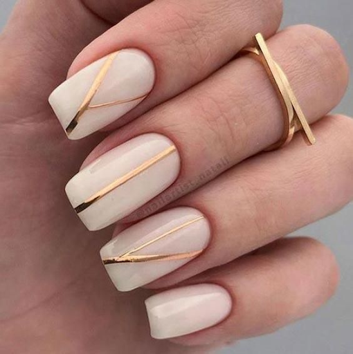 Новорічний манікюр на короткі нігті: топ ідей для свята 21