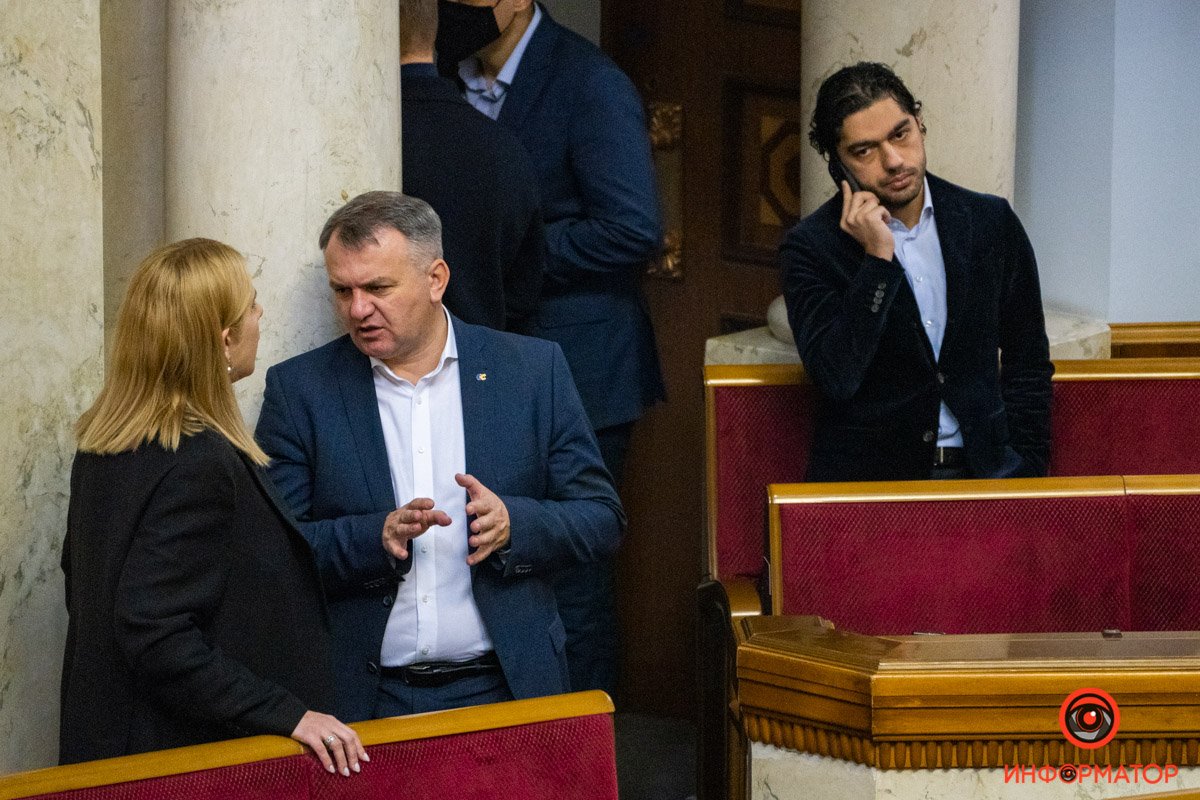 Як пройшов день у Раді: спрощене громадянство іноземцям та розблокування «антиахметівського» закону 9