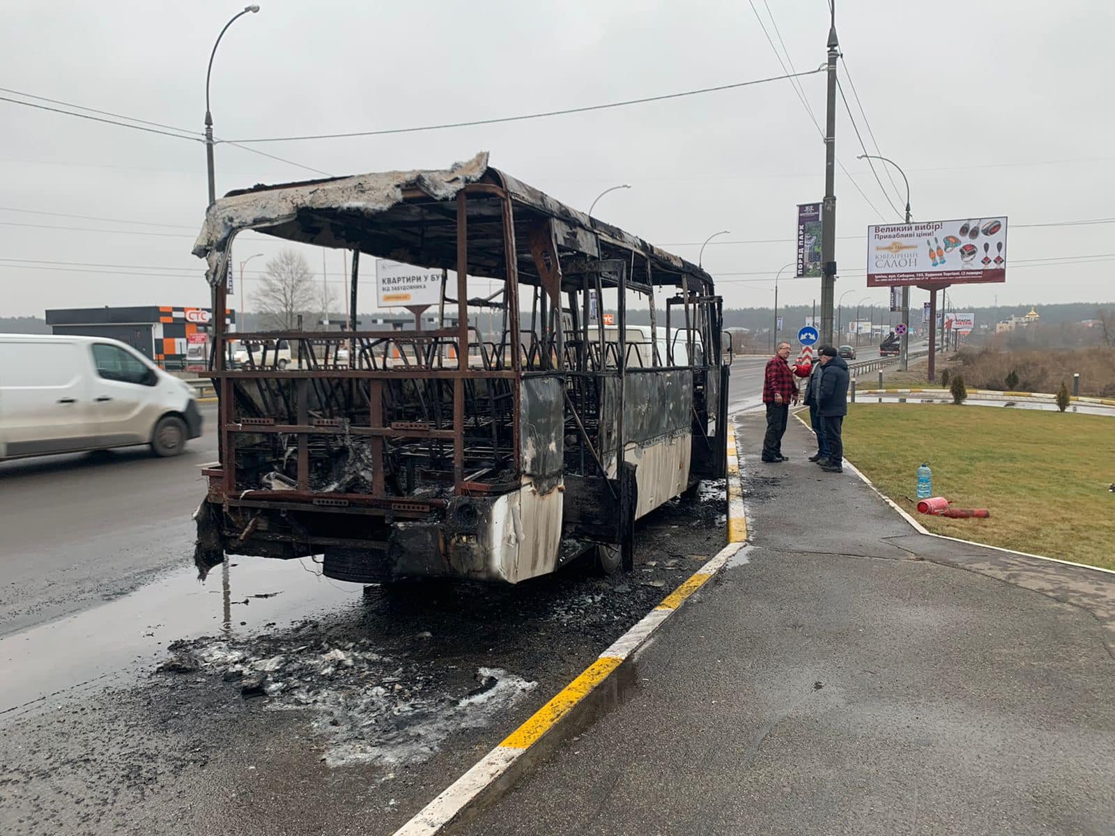 В Киевской области загорелся рейсовый автобус: в салоне было 20 пассажиров 2