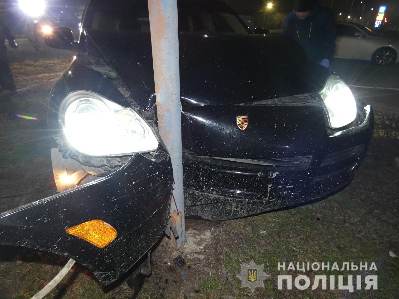 Стрельба, погоня, ДТП и задержание в Мелитополе: мужчина выстрелил в родственника на дне рождения и пьяным убегал на Porsche от полиции 1