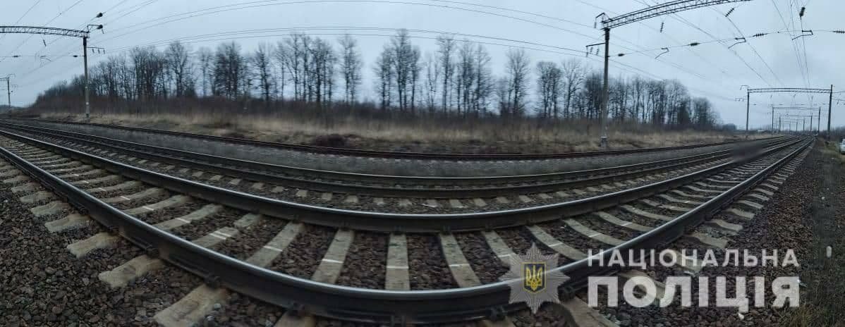 В Одесской области 17-летний парень попал под поезд, он умер на месте 1