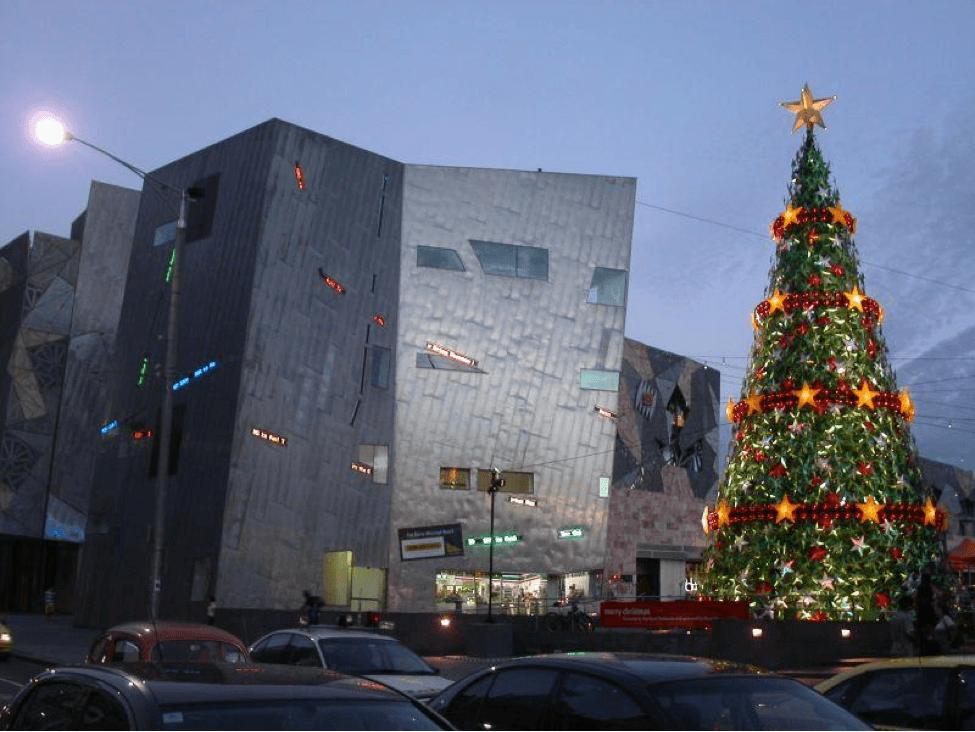 Как выглядят самые красивые ёлки мира 9