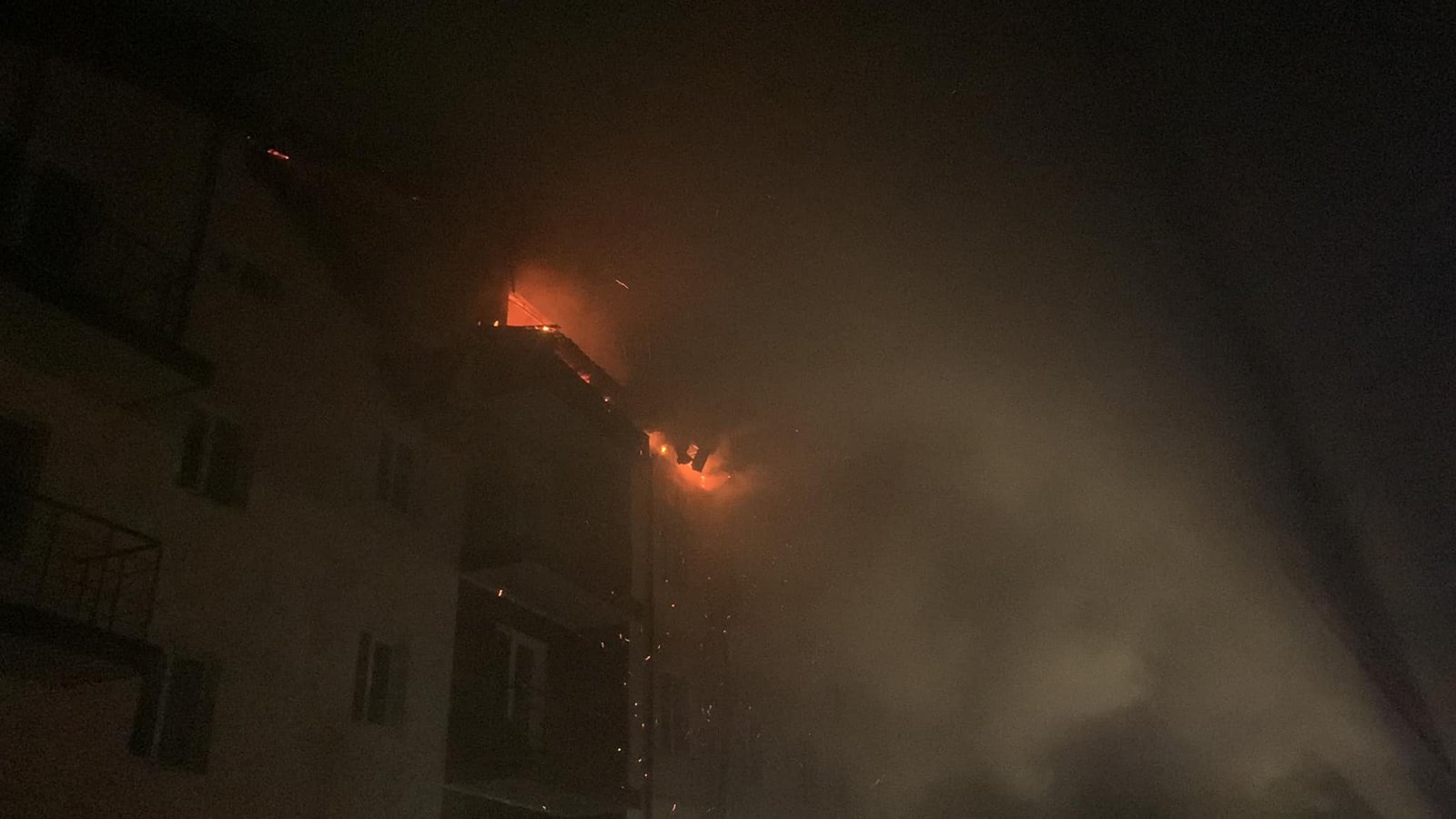 Пожар в загородном комплексе «Баттерфляй» под Винницей: один человек погиб, больше 30 эвакуированы 7
