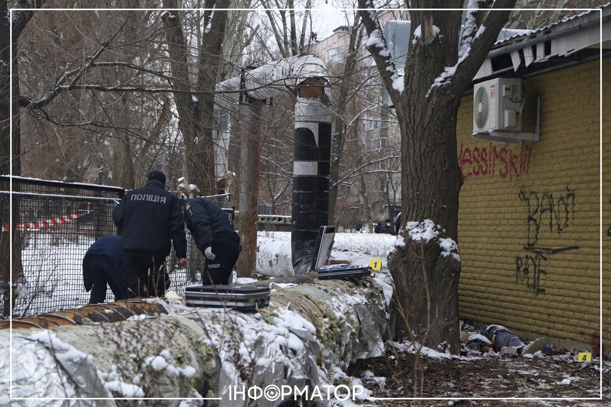 По подозрению в убийстве задержали двух мужчин и женщину По подозрению в убийстве задержали двух мужчин и женщину