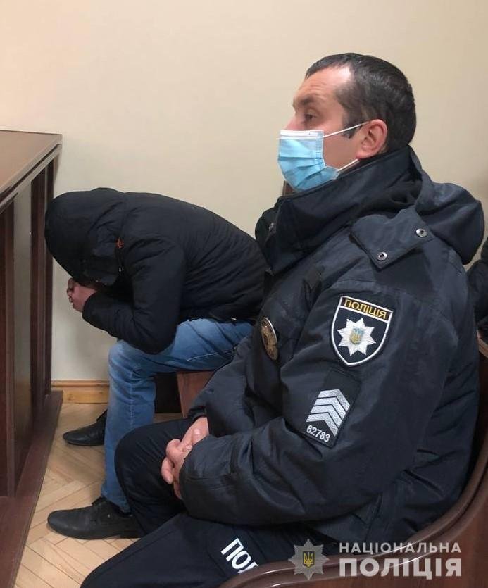 Мужчину, который приставал к 7-летней девочке в школьном туалете во Львове, взяли под стражу 1