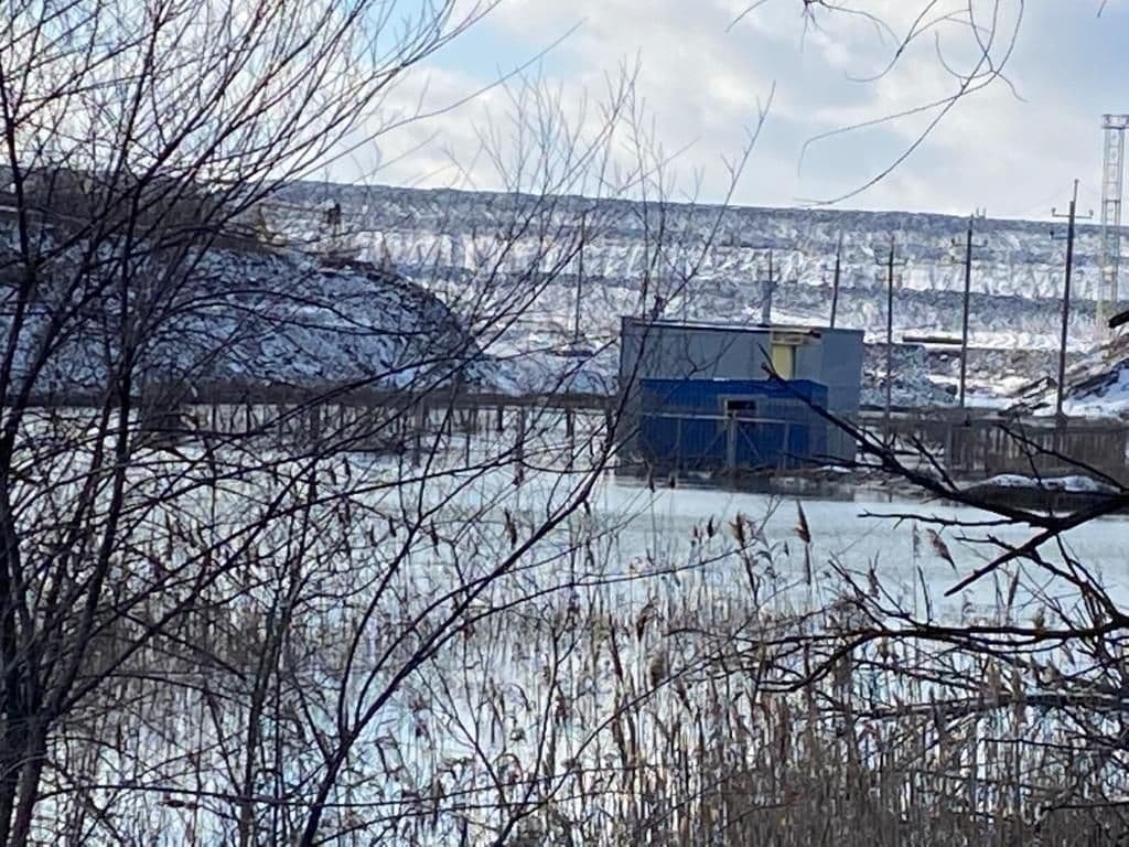 У Кривому Розі прорвало дамбу: брудна вода потрапила у трубопровід 8