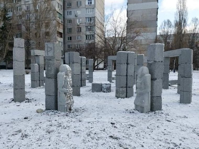 У Харкові з`явився "Стоунхендж". Через три дні його вирішили знести 2