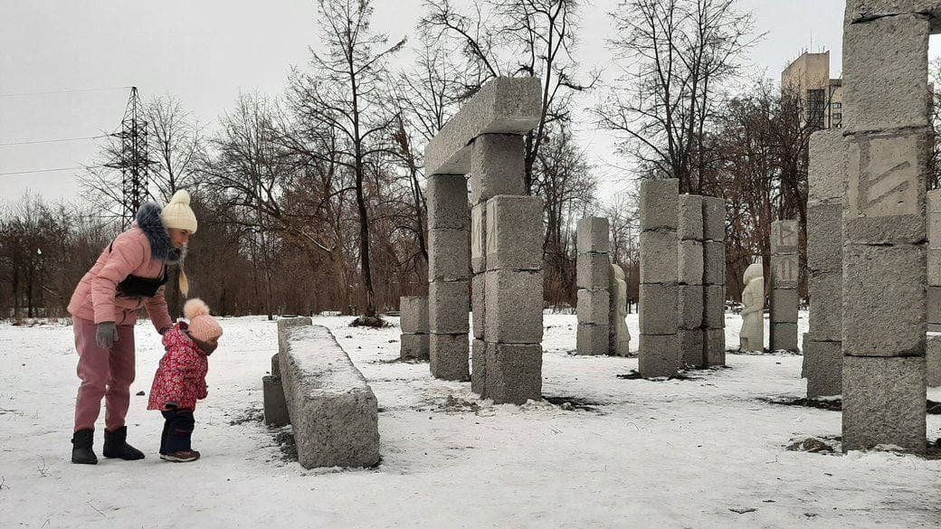 У Харкові з`явився "Стоунхендж". Через три дні його вирішили знести 4