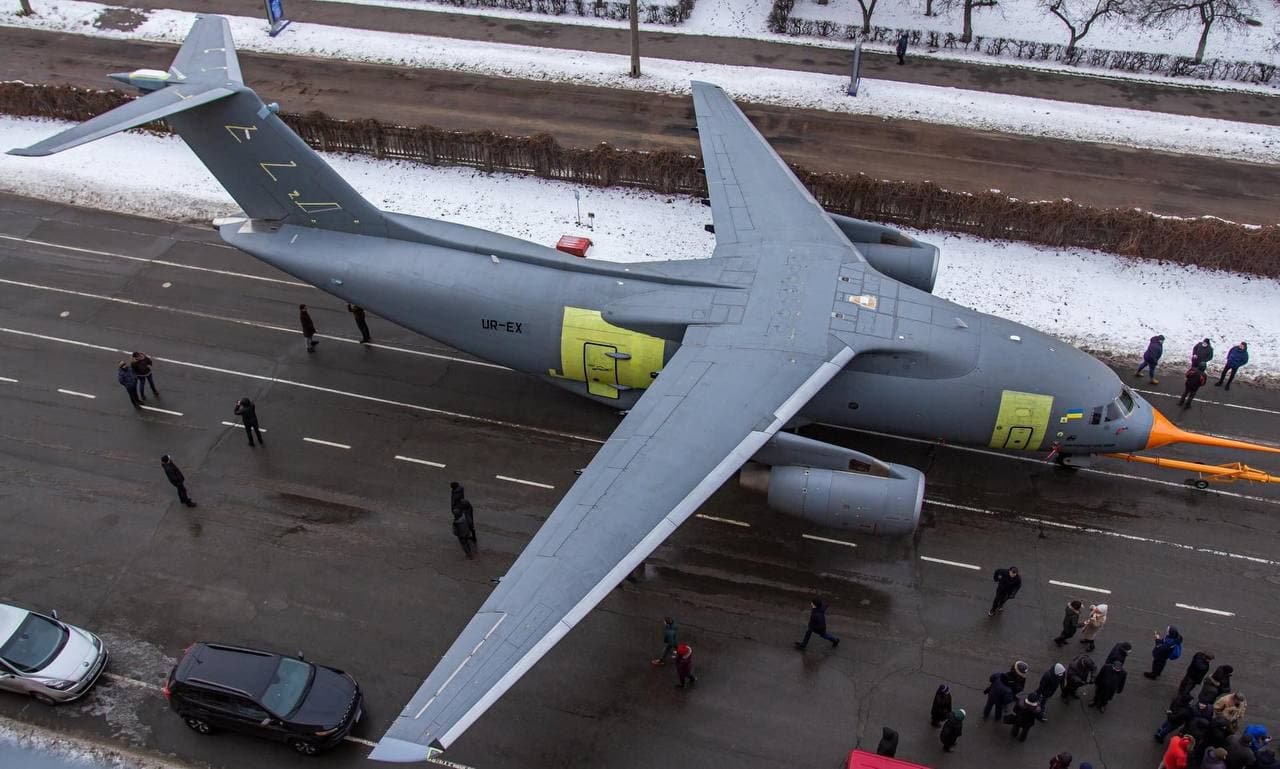 «Антонов» передал военным свой первый серийный самолёт АН-178-100Р 2