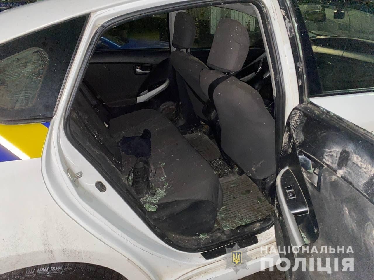 В Ровненской области мужчина сбежал из-под домашнего ареста и разбил машину патрульных 1