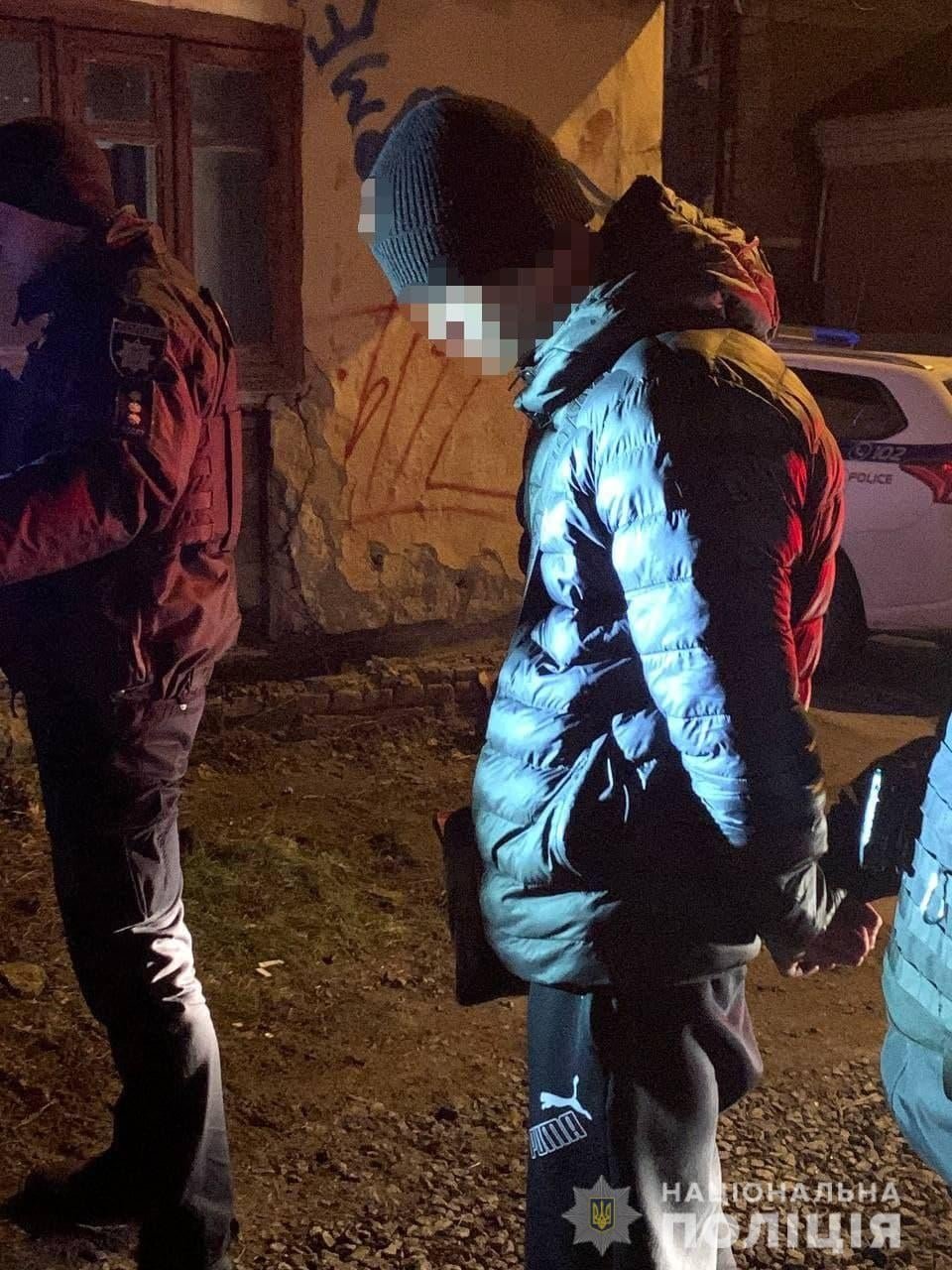 В Ровно пьяный водитель на Audi насмерть сбил военного и скрылся 4