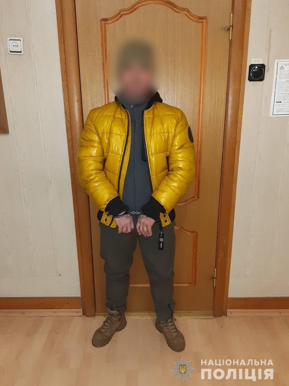 В Черкасской области мужчина выстрелил в своего друга, сел в такси и уехал: пострадавший в больнице 3