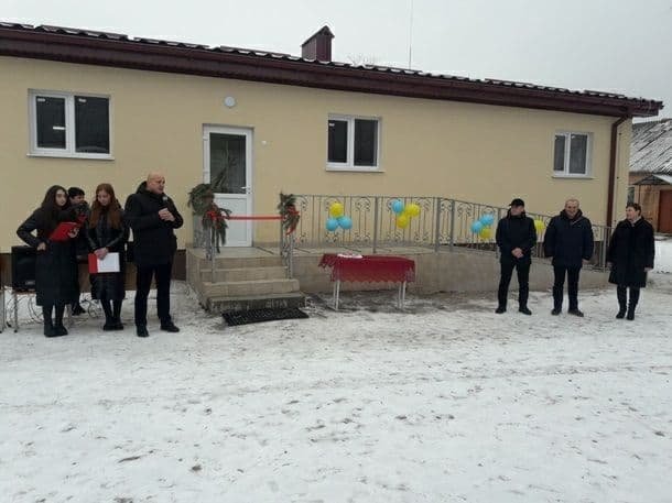 У Рівненській області урочисто відкрили шкільний туалет 1