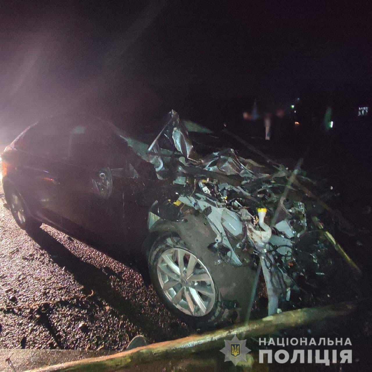 У Рівненській області віз врізався в Renault: 8 людей у лікарні, 2 коней загинули 2