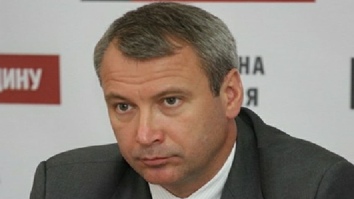 Середній палець Зеленському та бенкет у розпал пандемії: топ-7 політичних факапів 2021 року 1