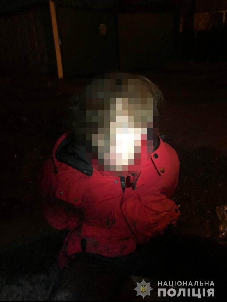 У Києві 17-річний хлопець намагався вбити ножем безхатченка через те, що той йому не сподобався 1