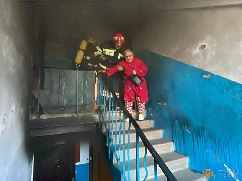 У Чернівцях спалахнула п'ятиповерхівка: евакуювали 12 мешканців 3