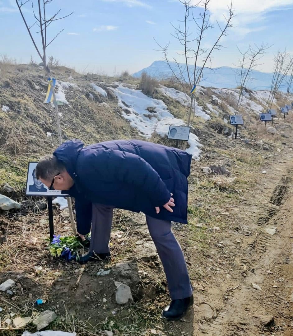 Україна висадила під Тегераном Алею вшанування жертв авіакатастрофи МАУ 16