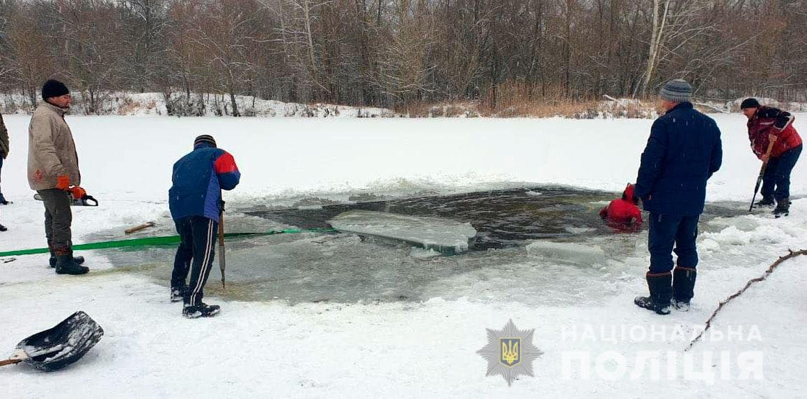 На Полтавщині п'яний чоловік утопив свій ВАЗ у річці 1