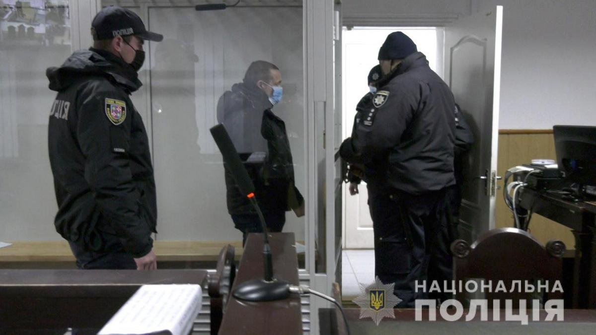 На Вінниччині чоловік розстріляв подружжя та забрав з їхнього будинку сейф із грошима: йому дали довічне 1
