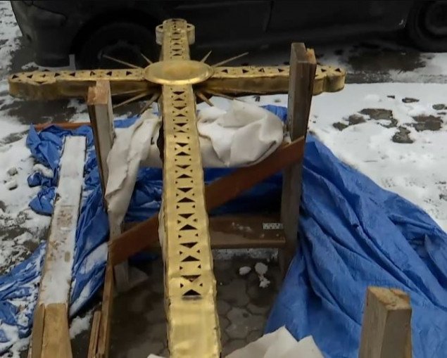 В Киеве сдуло ветром крест с Софийского собора 1