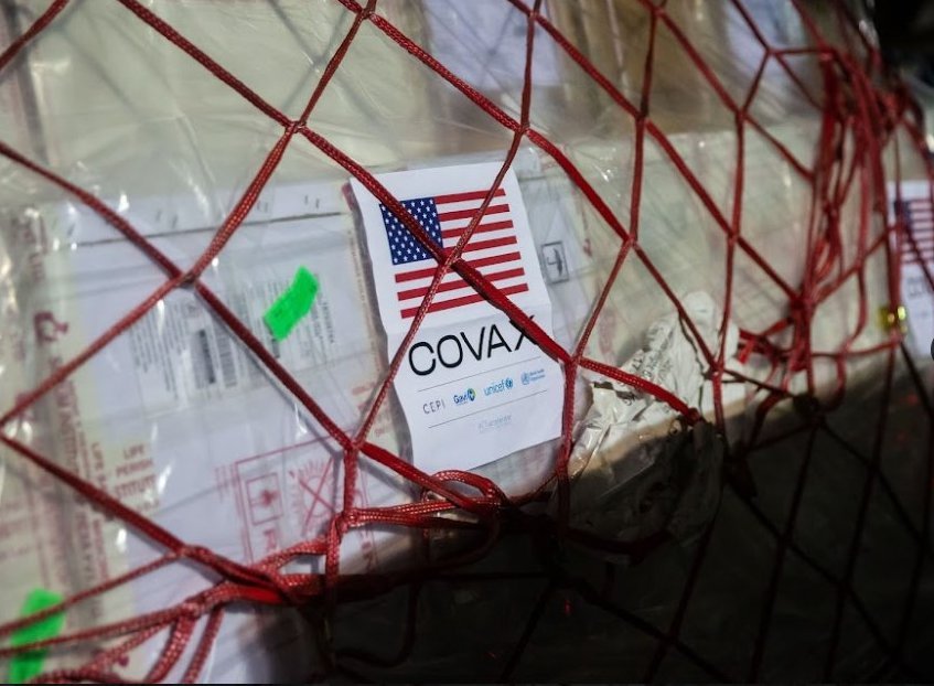 Украина усиленно борется со штаммом «Омикрон»: из США приехала партия с миллионом вакцин Pfizer 2