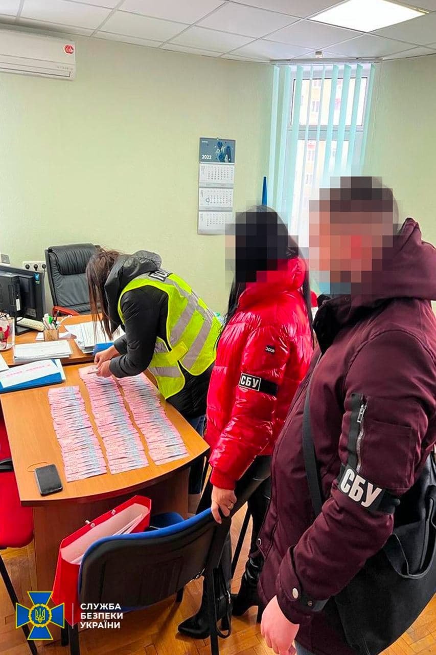 Співробітники дитячого медичного центру у Києві майже рік платили "відсотки" чиновникам: серед них - екс-заступник міністра 2