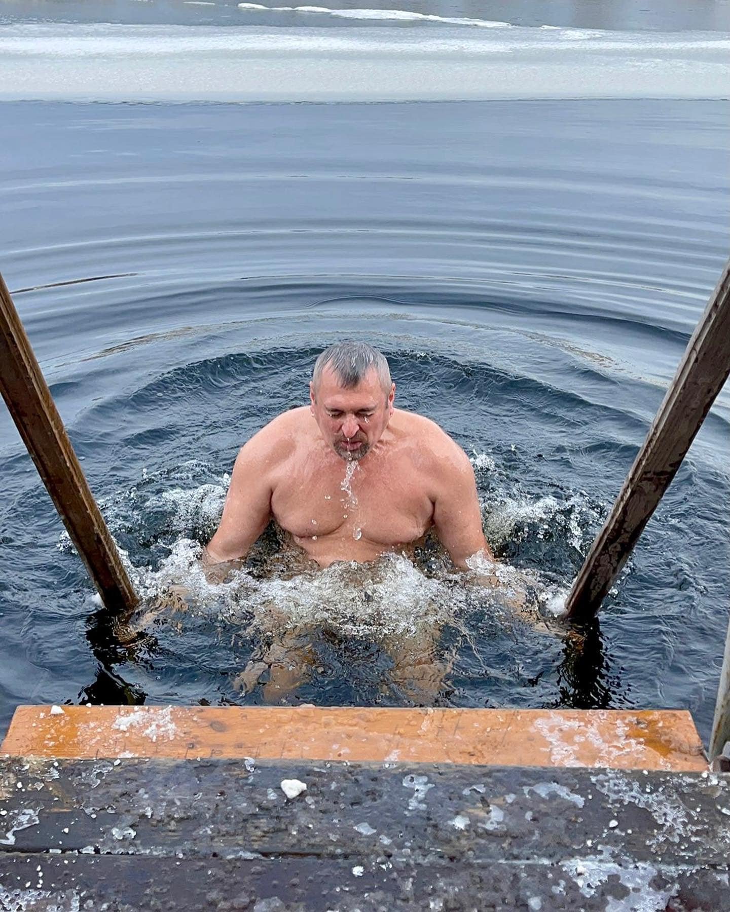 Ківа, Рудик, Льовочкін у ополонці: хто з народних депутатів купався на Водохреще 3
