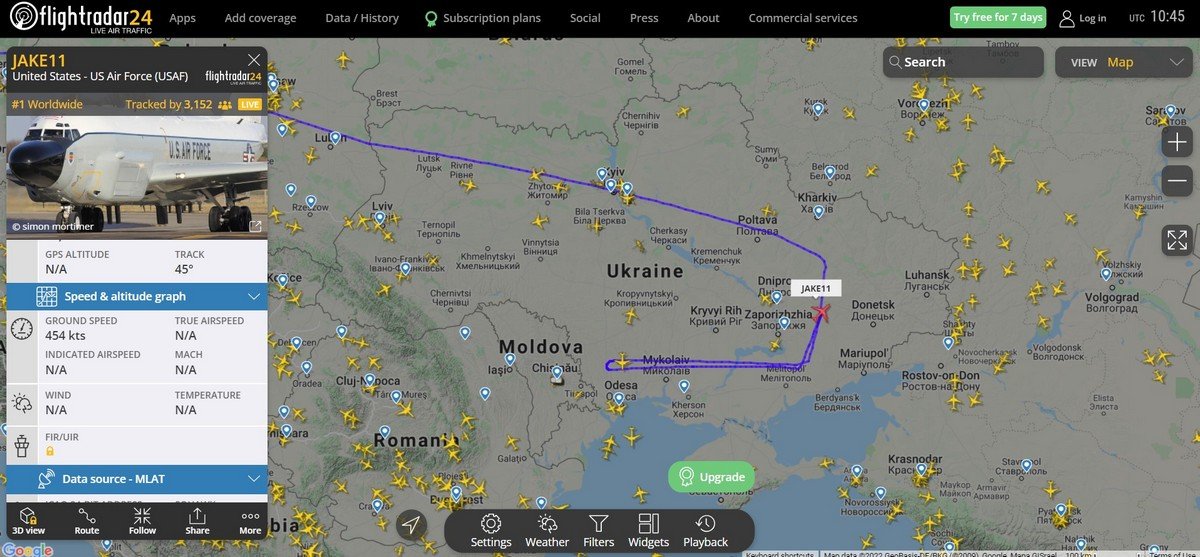 Над Украиной летает самолёт-разведчик ВВС США 1