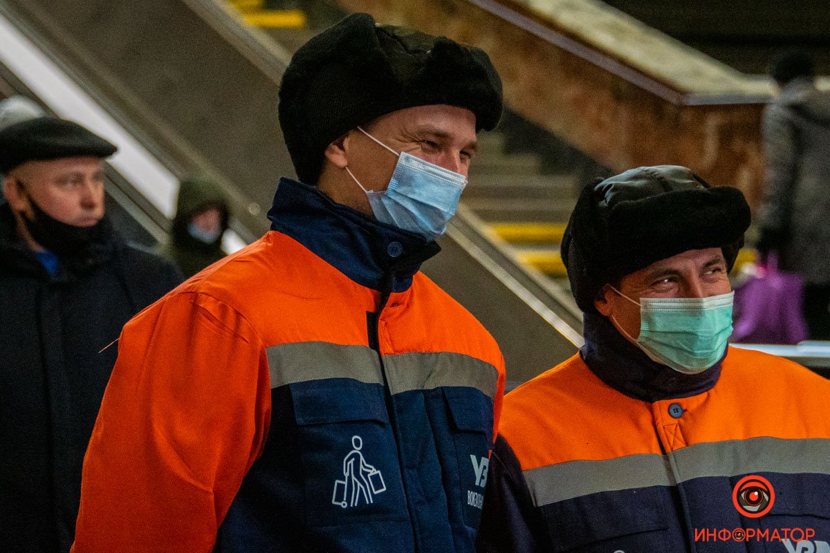 «Укрзалізниця» проводила на «пенсию» эскалатор 12
