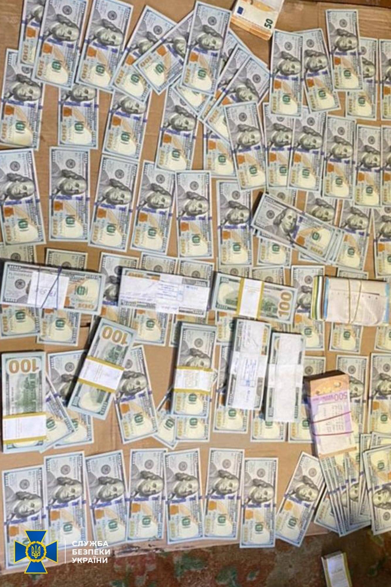 В окупованому Луганську накрили нелегальний фінансовий центр, який сплачував податки до «бюджету ЛНР» 2