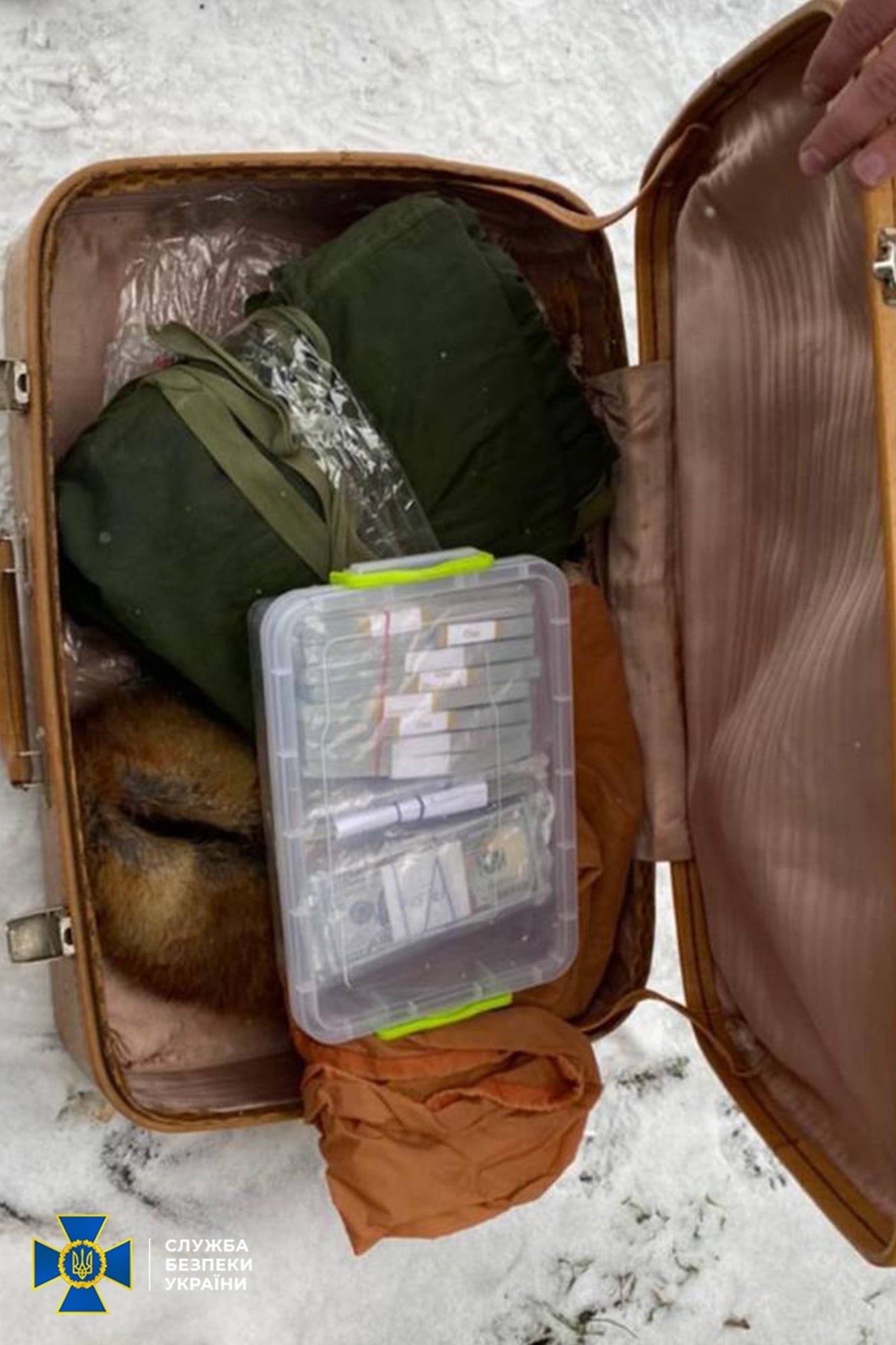 В окупованому Луганську накрили нелегальний фінансовий центр, який сплачував податки до «бюджету ЛНР» 3