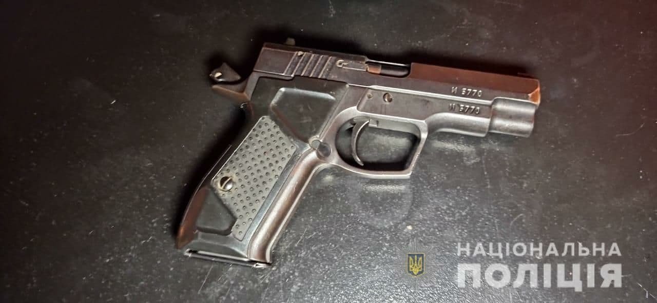 В Виннице мужчина подстрелил двух человек в ресторане и забаррикадировался в туалете: в области ввели спецоперацию «Гром» 1