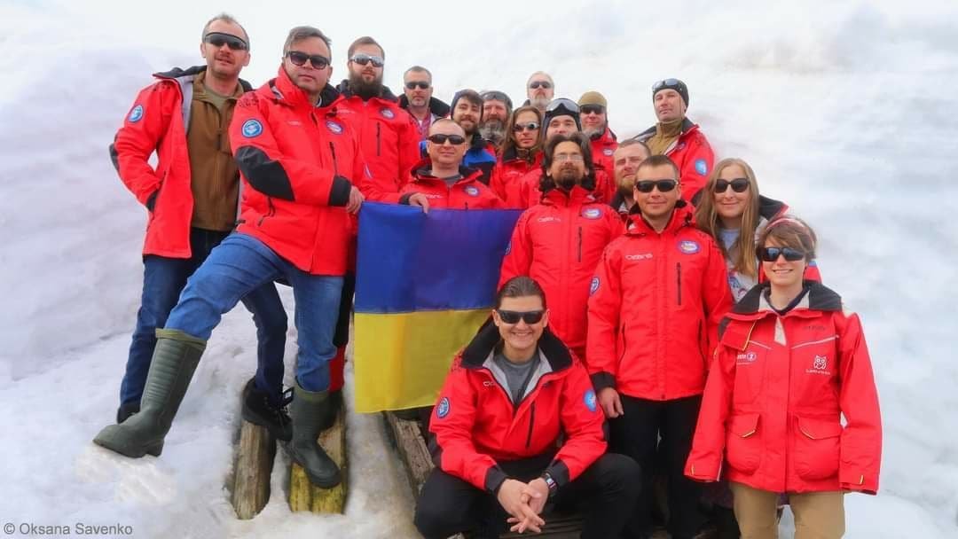 День соборности в Украине: в Антарктиде полярники создали «живую цепь» 1