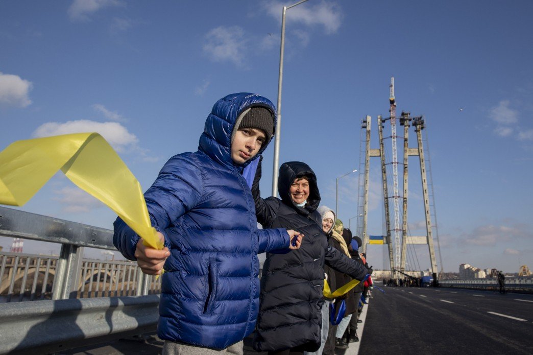 Не прошло и 17 лет: в Запорожье открыли часть самого большого вантового моста в Украине 7