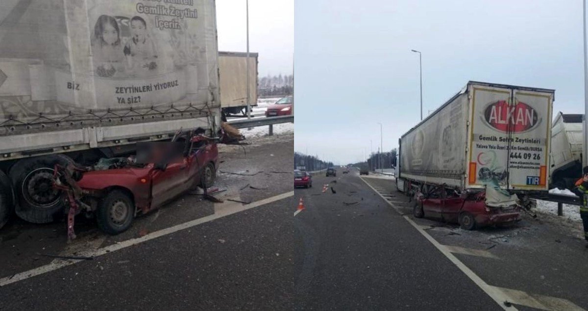 На трасі під Києвом Daewoo на швидкості влетів у причіп вантажівки: загинуло 4 особи 1