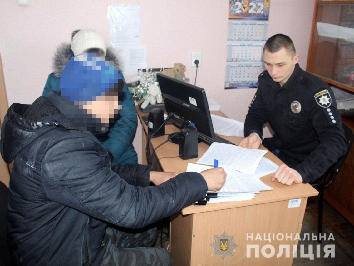 В Черниговской области 16-летний парень украл деньги из ящика для пожертвований и поджёг церковь 2