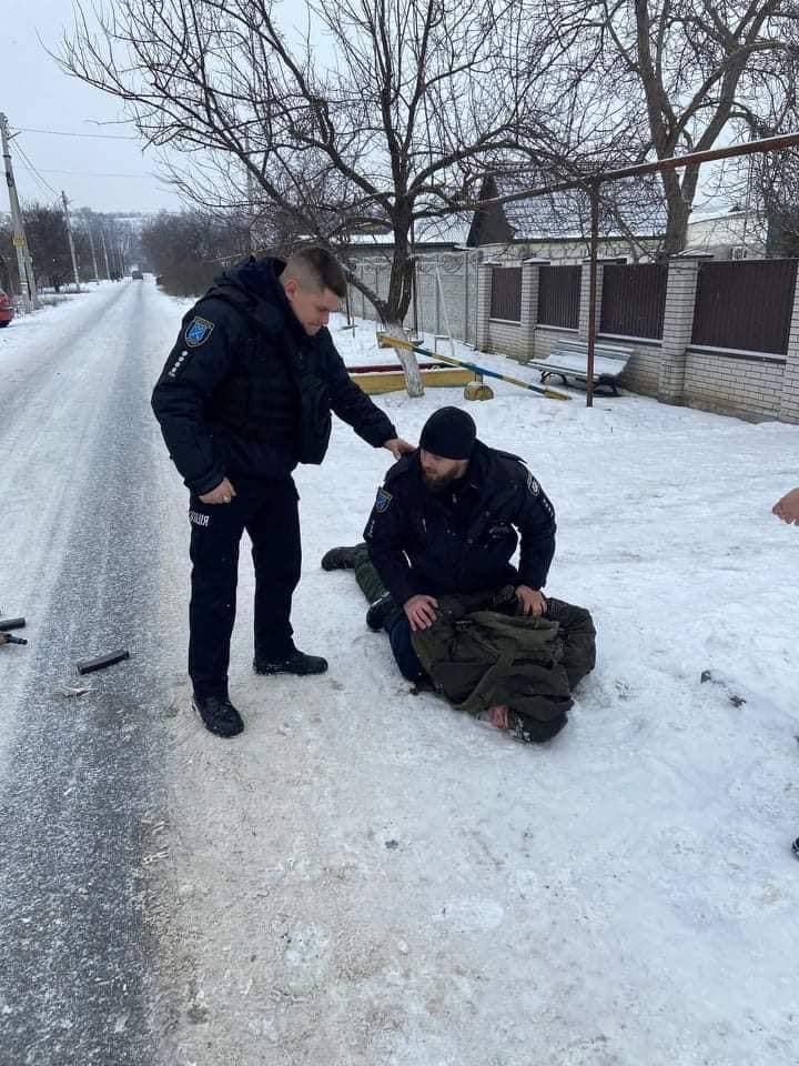 Расстрел военнослужащих в Днепре: 20-летнего стрелка задержали 3