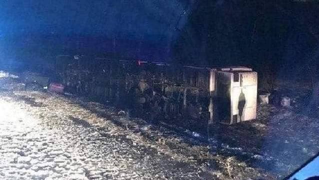 На трассе под Львовом перевернулся автобус с пассажирами: пострадавших больше 10 1