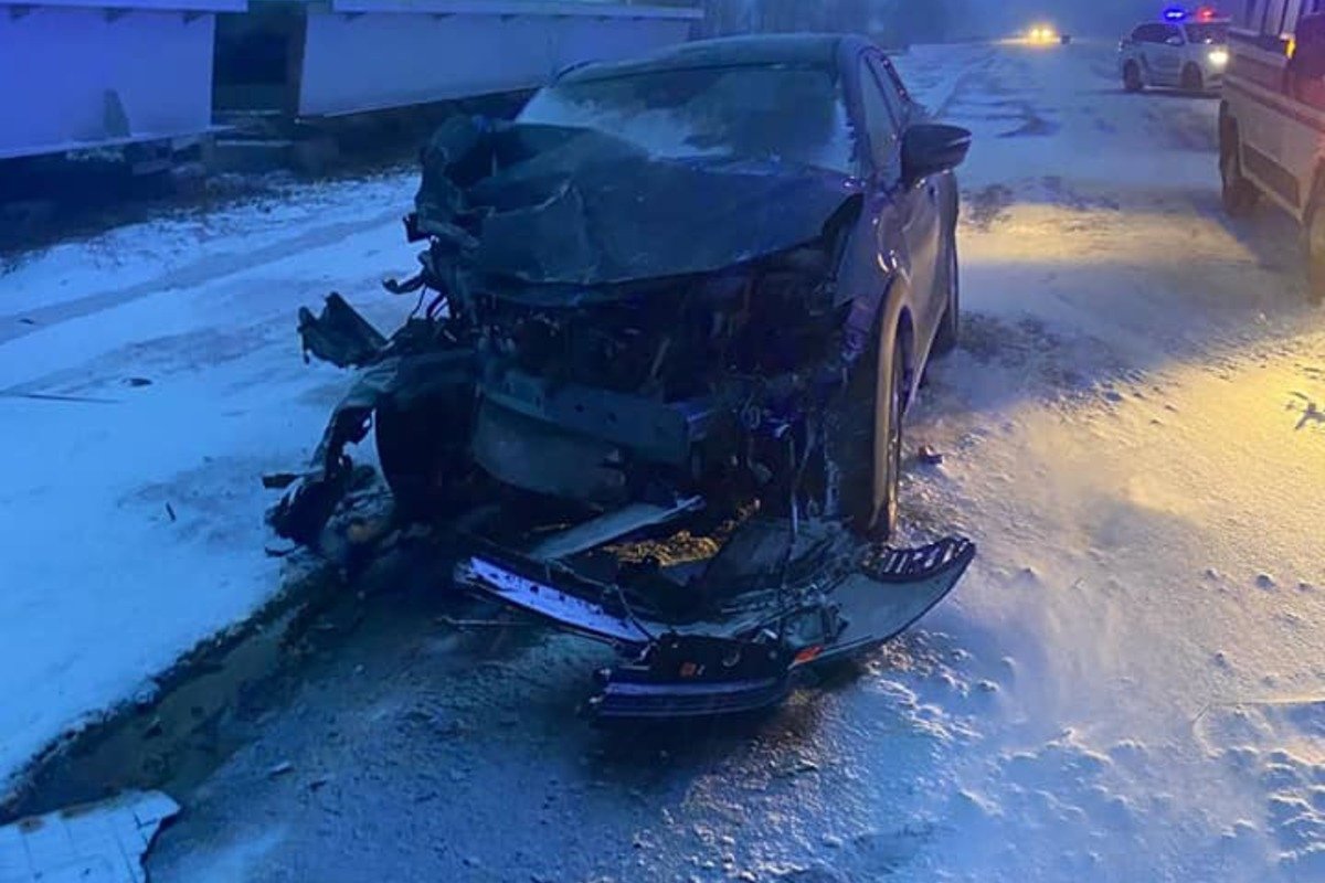 У Київській області зіткнулися ВАЗ та Mazda: загинула вагітна жінка 1
